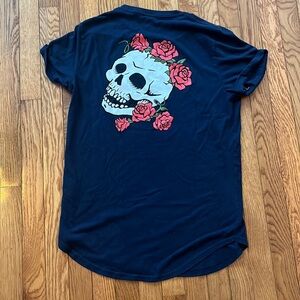 Hollister Must-Have Collection Curved Hem Tee M Skull Rose tattoo graphic y2k‎